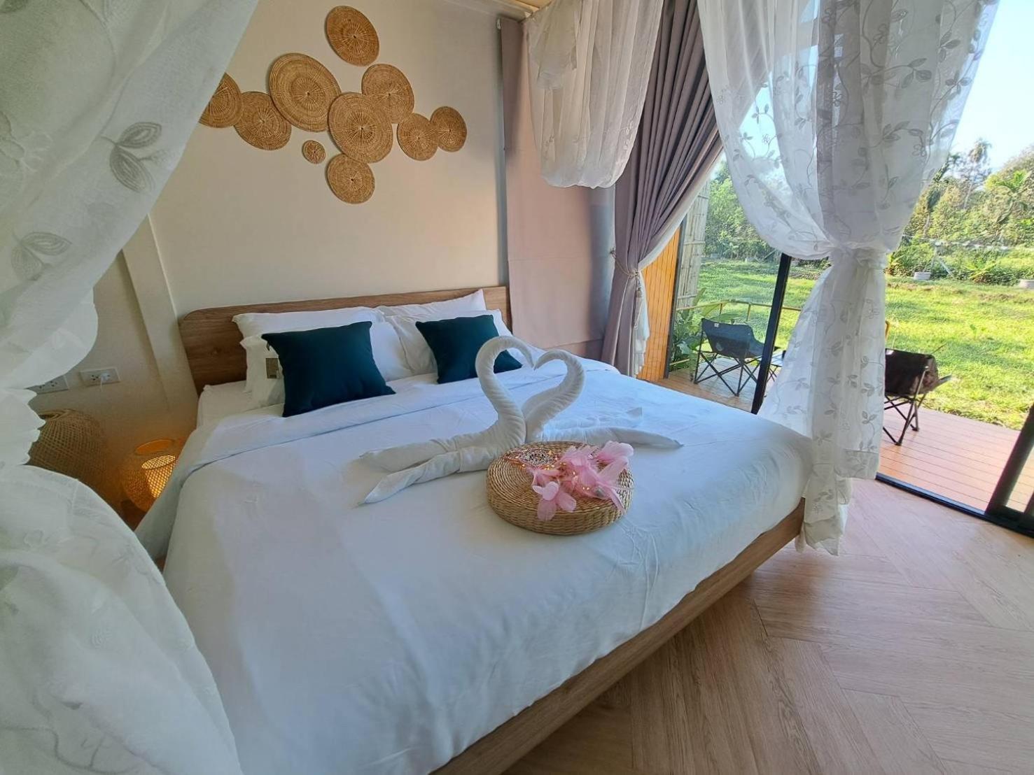 Baan Nai Baan Nok Resort Nakhon Nayok Exterior photo